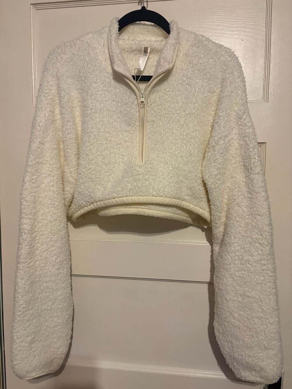 SKIMS Cozy Knit Cropped Pullover Size S/M White Sherpa Fleece